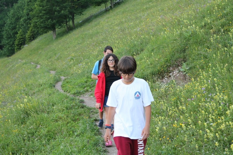 Village Camps International Summer Camp Leysin, Switzerland 2025-08-09 https://www.villagecamps.com/journals_admin/images/681-10-campfire (6).jpg